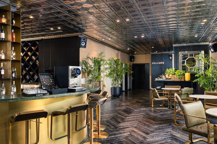 Entrance & Lobby