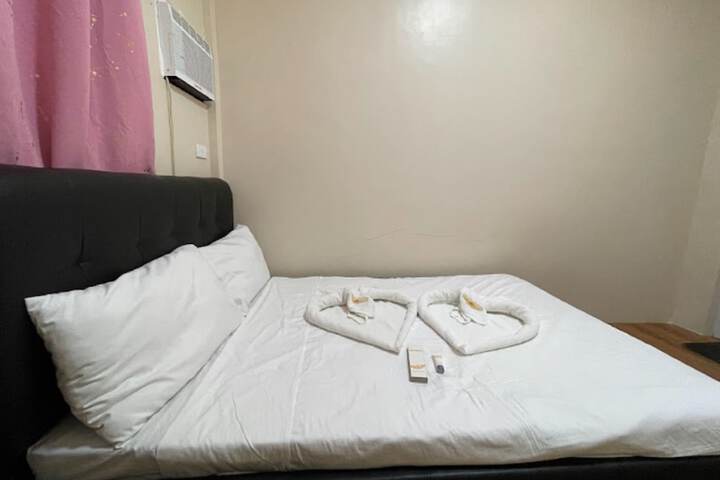 Room 6 of 63