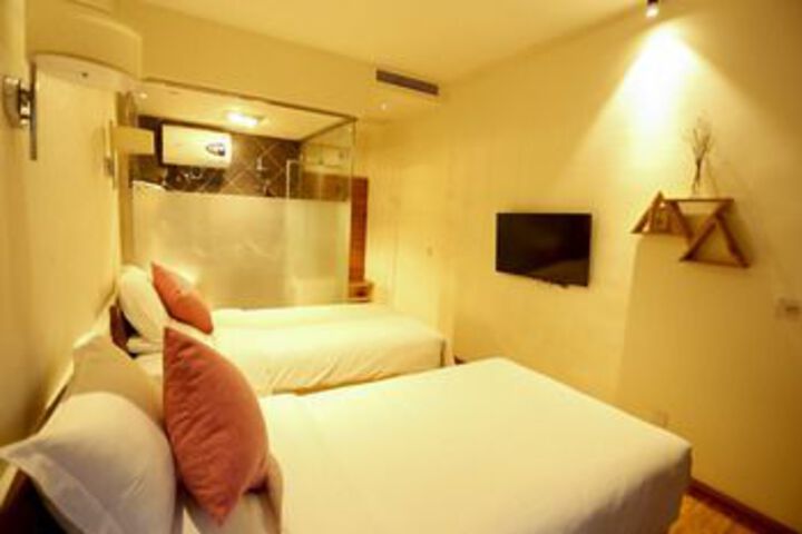 Room 26 of 42