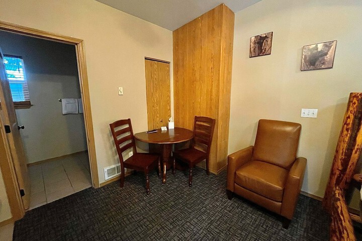 Room 18 of 140