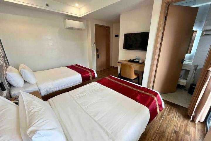 Room 8 of 38