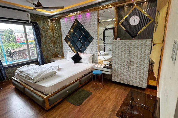 Room 7 of 13