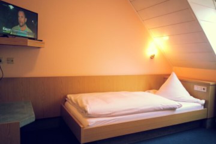 Room 10 of 22