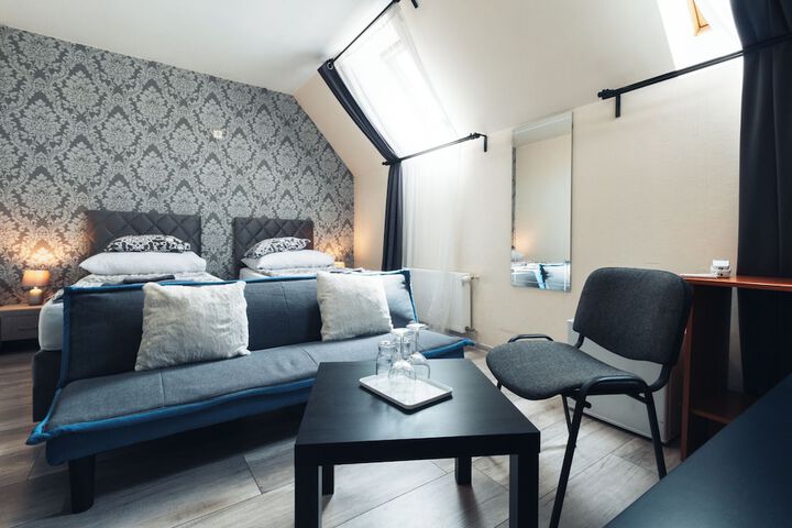 Room 48 of 94