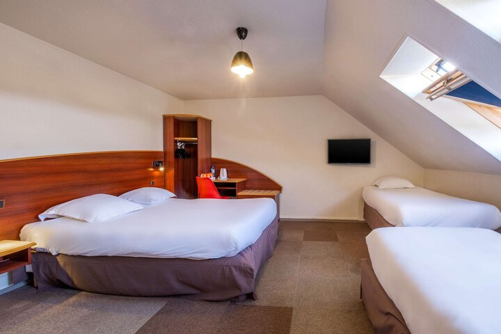 Room 13 of 65