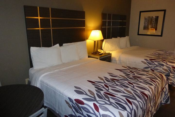 Deluxe 2 Queen Beds (1 of 7)