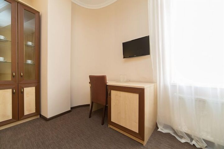 Room 3 of 11