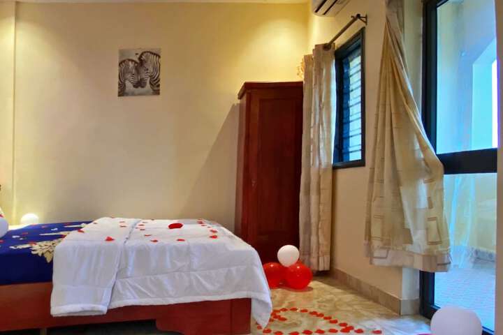 Room 10 of 42