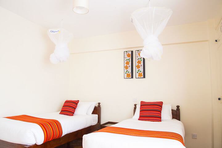 Room 32 of 65