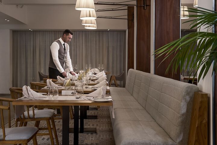Dining 89 of 110