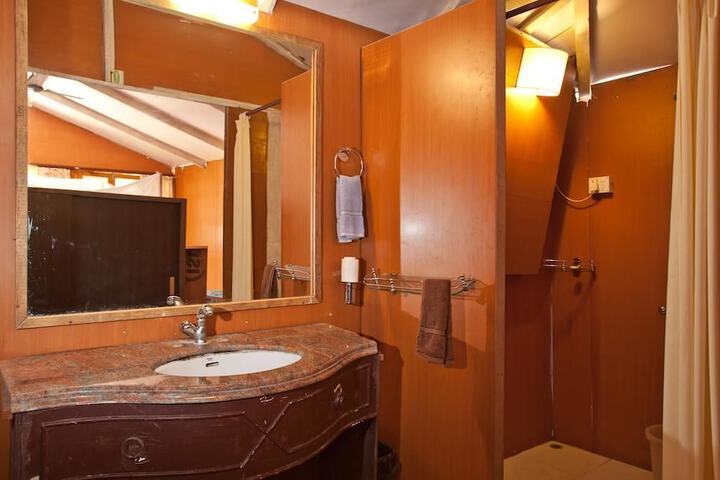 Room 21 of 35