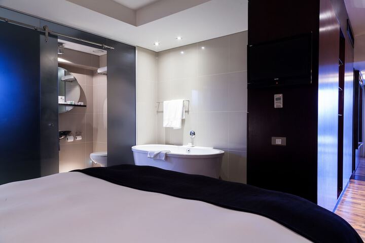 Room 43 of 56