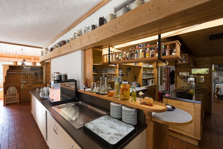 Breakfast/Coffee Service 112 of 137