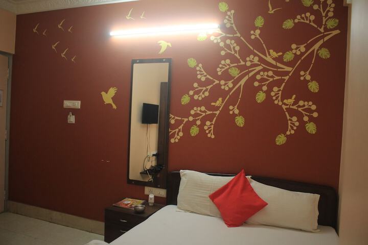 Room 6 of 14
