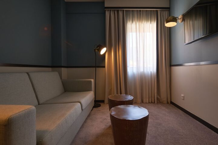 Room 73 of 157