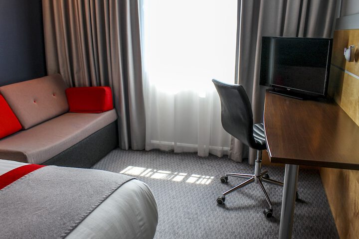 Room 11 of 60