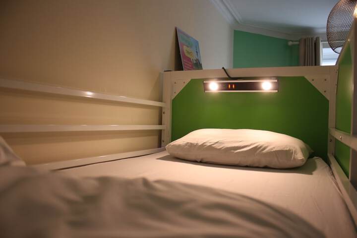 Room 41 of 76