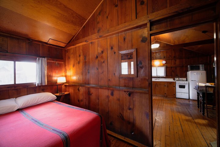 Room 27 of 211