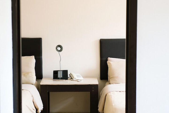 Room 6 of 9