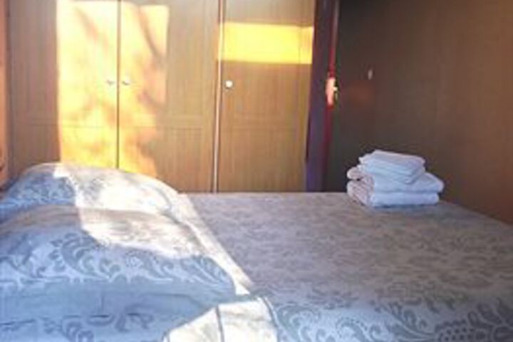 Room 10 of 16