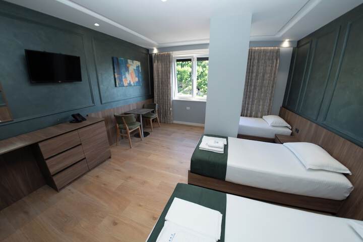 Room 10 of 48