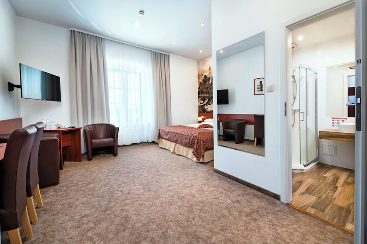 Room 21 of 52
