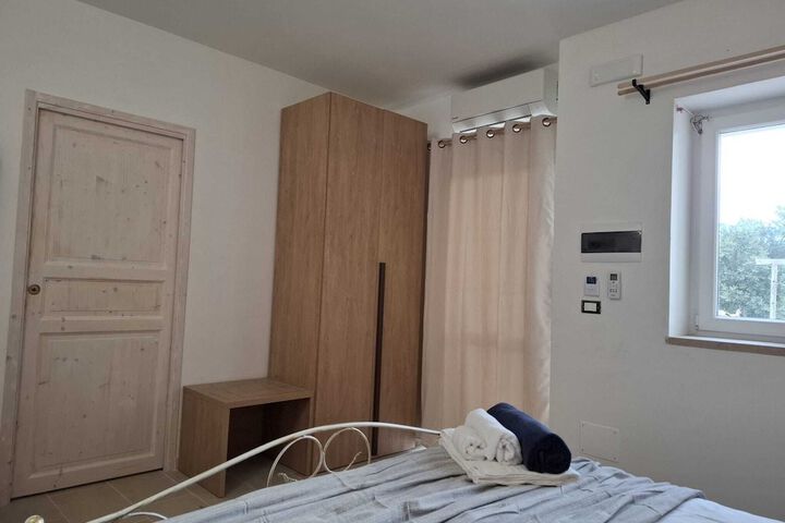 Room 2 of 96