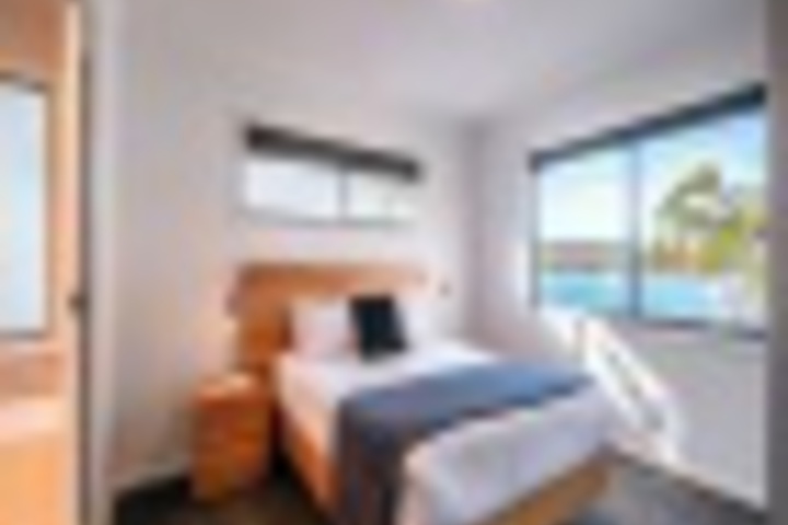 Room 27 of 108