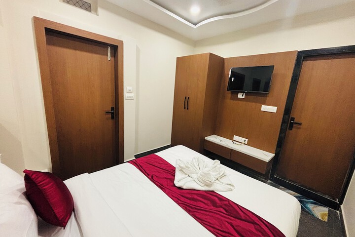 Room 9 of 26