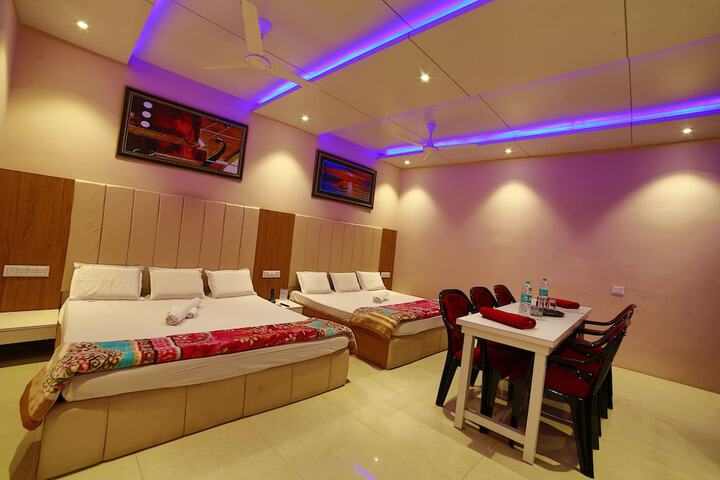 Room 3 of 26