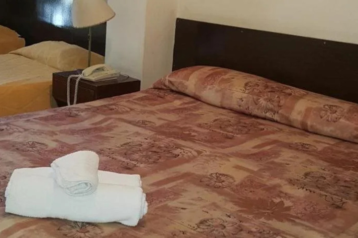 Room 4 of 15
