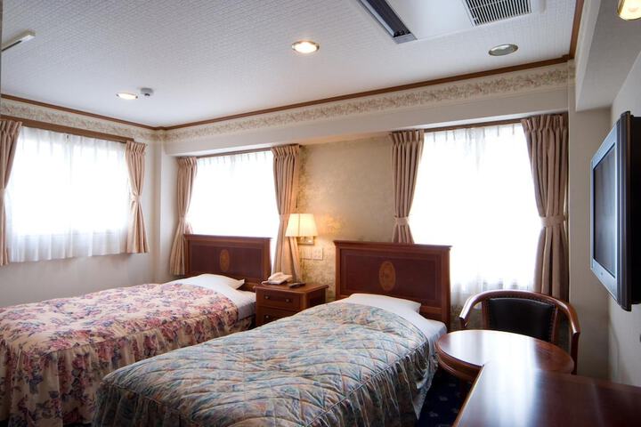 Room 16 of 43