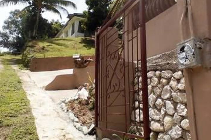 Property Grounds 23 of 25