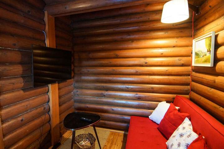 Room 13 of 21