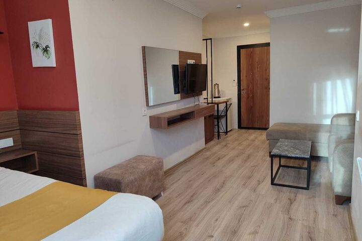 Room 22 of 47