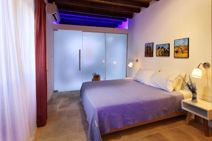 Room 10 of 40