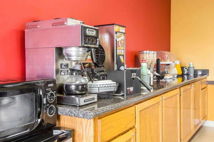 Breakfast/Coffee Service 19 of 25