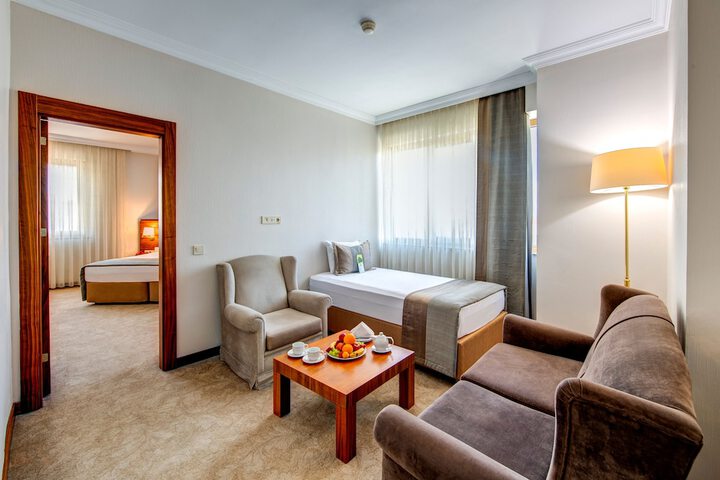 Room 20 of 80