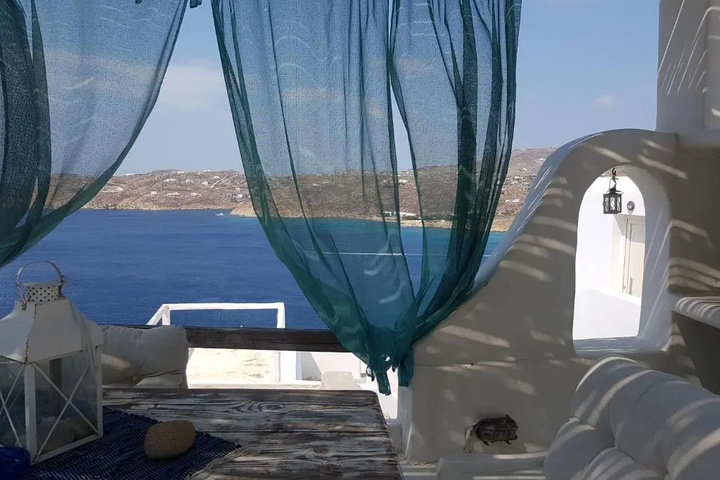 Exterior of Mykonos studio with sea view