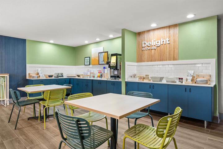 Breakfast/Coffee Service 24 of 30