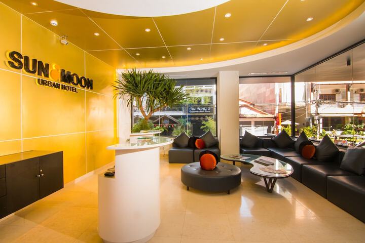 Entrance & Lobby