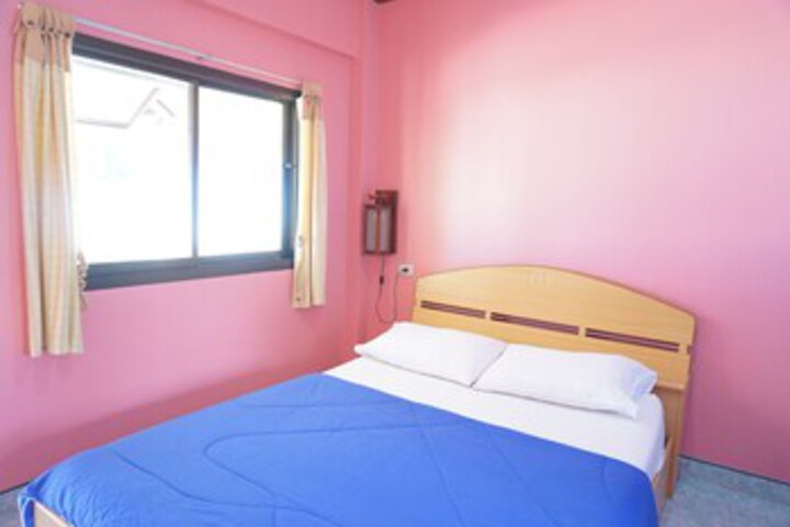 Room 18 of 25