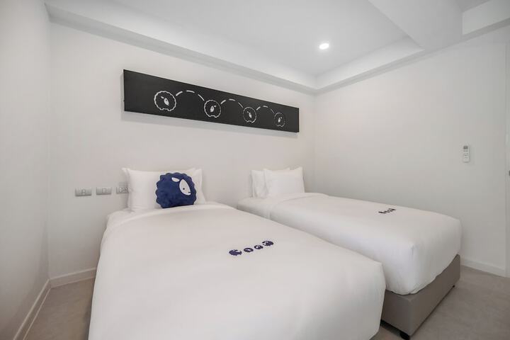Room 9 of 64