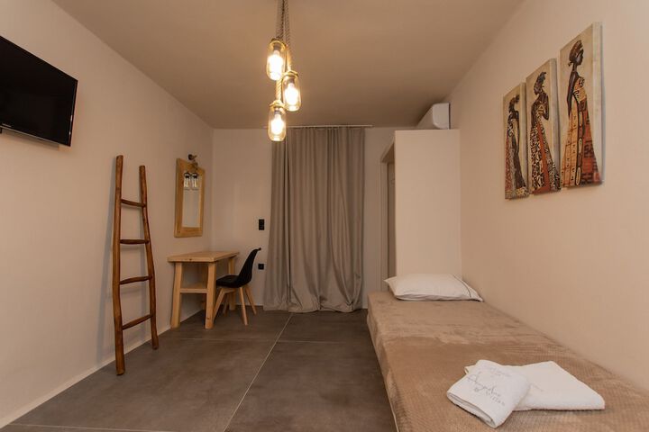 Room 46 of 68