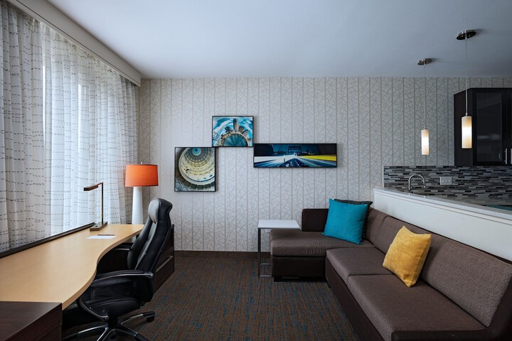 Room 8 of 43