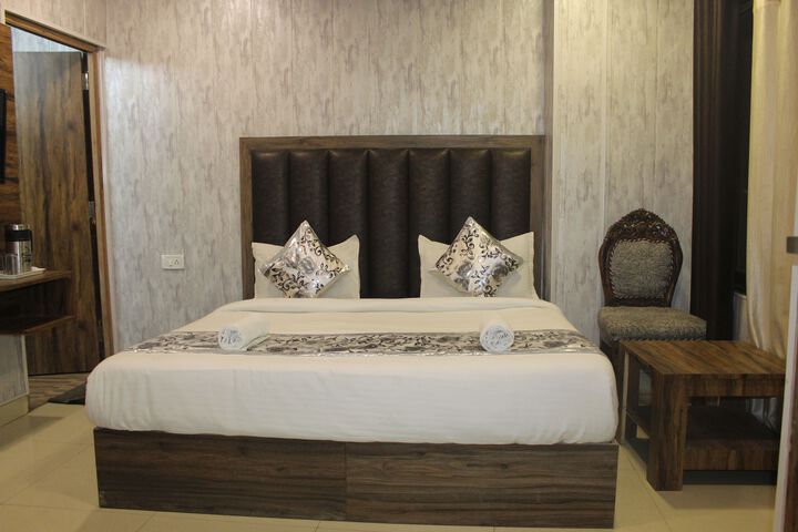 Room 7 of 15