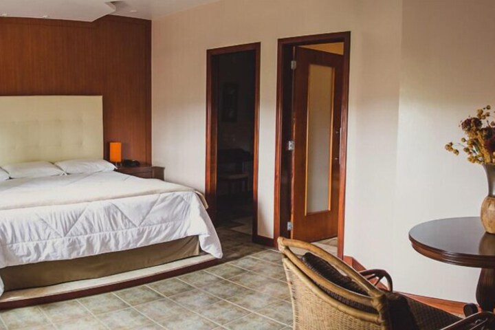 Room 10 of 20