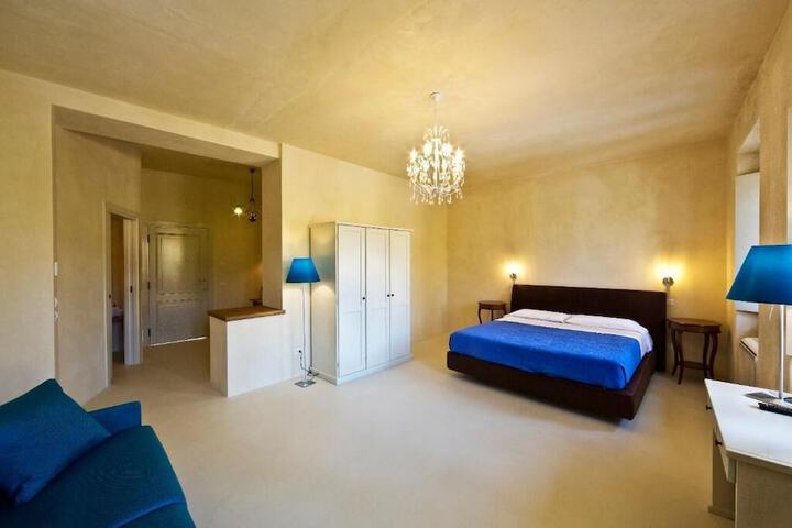 Room 15 of 43