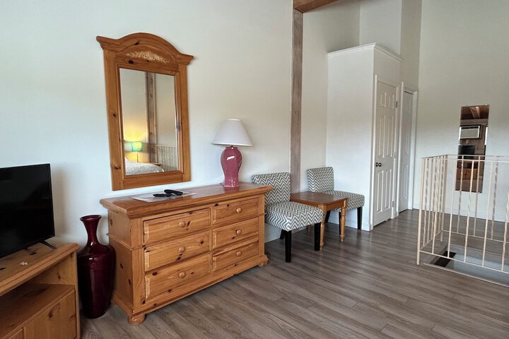 Room 107 of 212