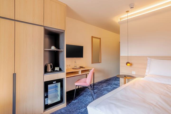 Room 6 of 54